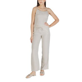 Only Beigefarbenes Oberteil aus recyceltem Polyester