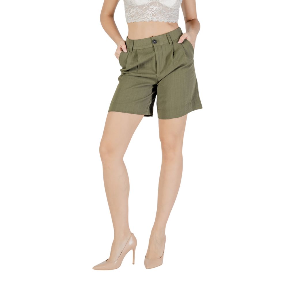 Only Grüne Viskose-Bermudas