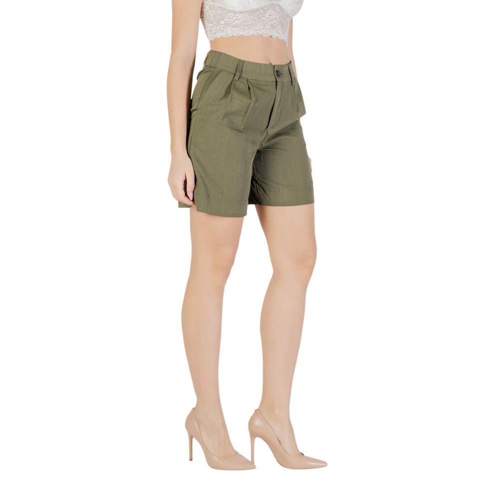 Only Grüne Viskose-Bermudas