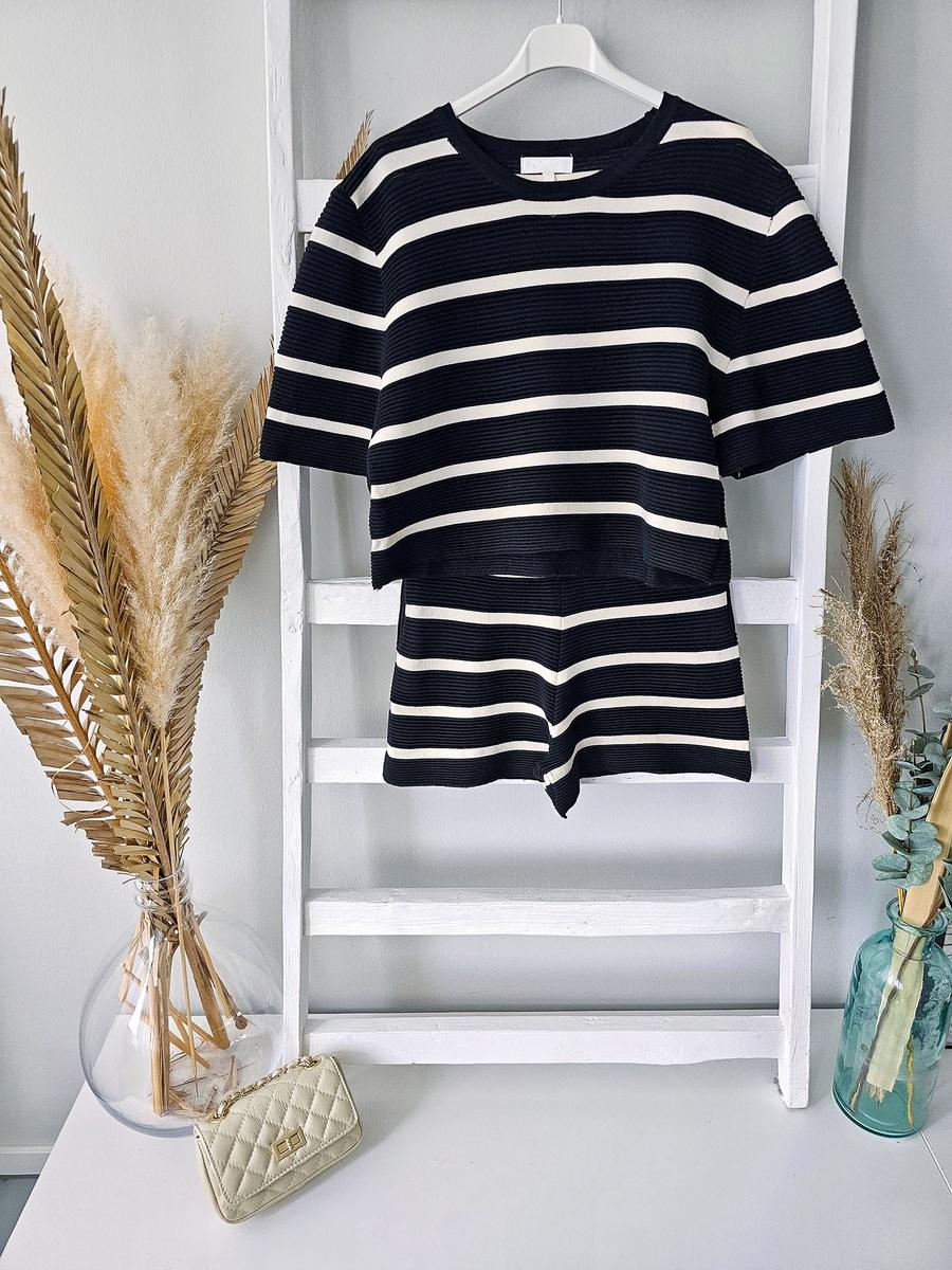 Comfy Short Sleeve Gestreiftes Zweiteiler-Set - Herbstslook mit Stil & Komfort
