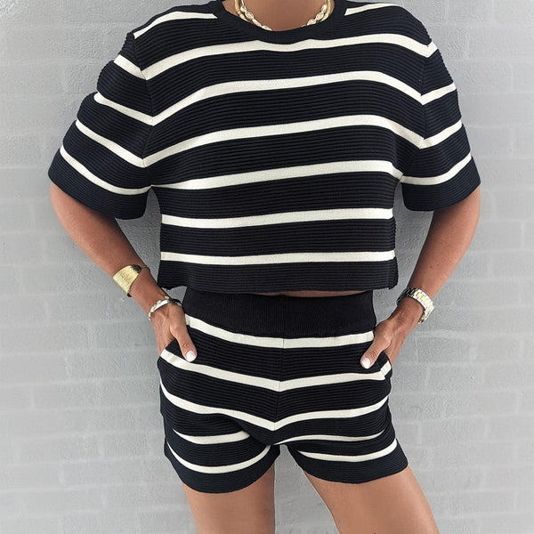 Comfy Short Sleeve Gestreiftes Zweiteiler-Set - Herbstslook mit Stil & Komfort