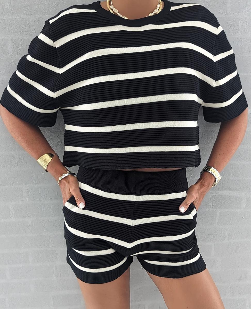 Comfy Short Sleeve Gestreiftes Zweiteiler-Set - Herbstslook mit Stil & Komfort