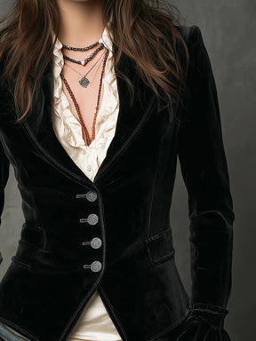 Winter-Eleganz: Samtjacke mit Rüschenärmeln - Luxus & Komfort vereint