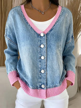 Kuscheliger Denim Cardigan mit rosa Bund für kalte Wintertage