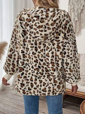 Herbsttrend: Wilder Leopardenprint Hoodie - Warm, Stylisch & Komfortabel