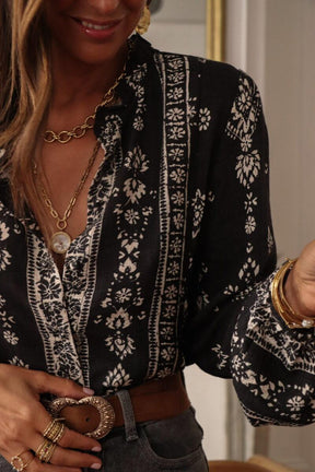 Modernes Langarm-Top in Schwarz - Eleganz trifft auf Herbstsfrische