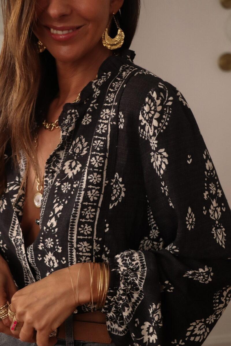 Modernes Langarm-Top in Schwarz - Eleganz trifft auf Herbstsfrische