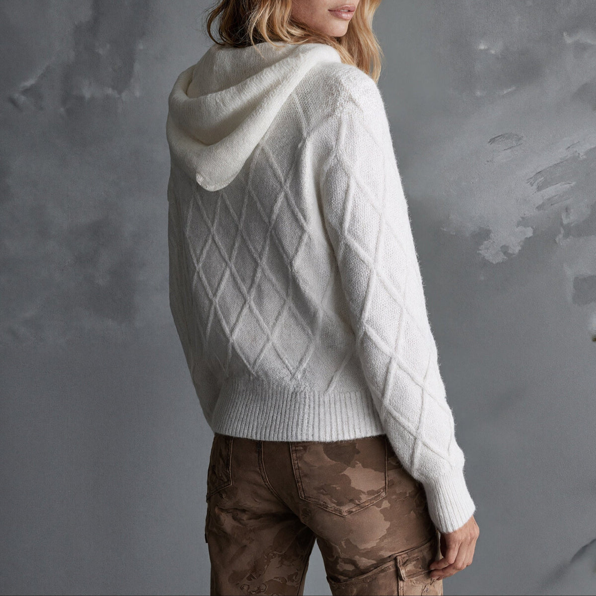 Chic & Wärmend: Classy Long Sleeve Plain Sweater - Ihr Herbst-Must-Have