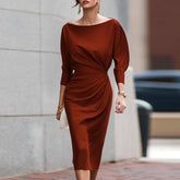 Stilvolles Burgunder Midi-Kleid in Satin - Perfekt für den Herbst