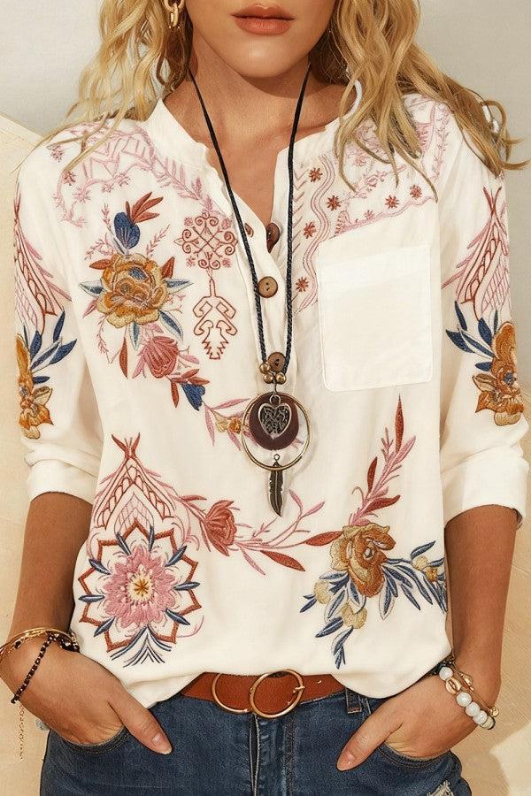 Herbstlicher Boho-Chic: Besticktes Blusentop mit Blumen- & Stammesmotiven