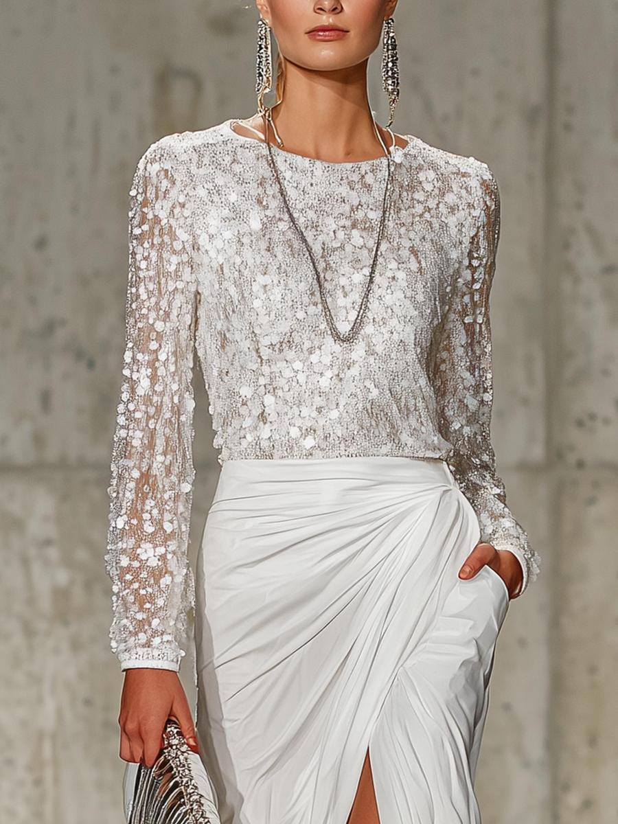 Winter Glamour: Silver Sequins Maxi Kleid mit High Slit und Rundhals