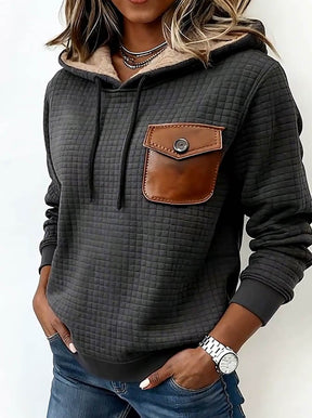 Herbst-Highlight: Graues Longsleeve Sweatshirt mit Kunstledertasche