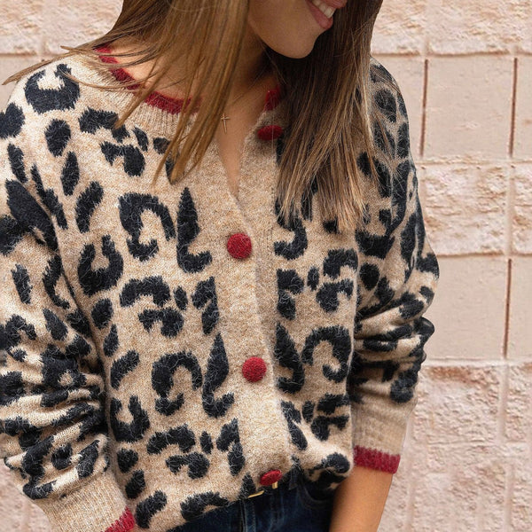 Kuscheliger Herbst-Cardigan mit Leopardenmuster - Wohlfühlmode für kühle Tage