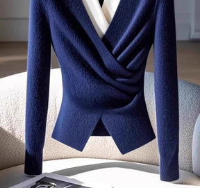 Blue V-Neck Sweater - Ihr stylischer Begleiter für gemütliche Herbstabende