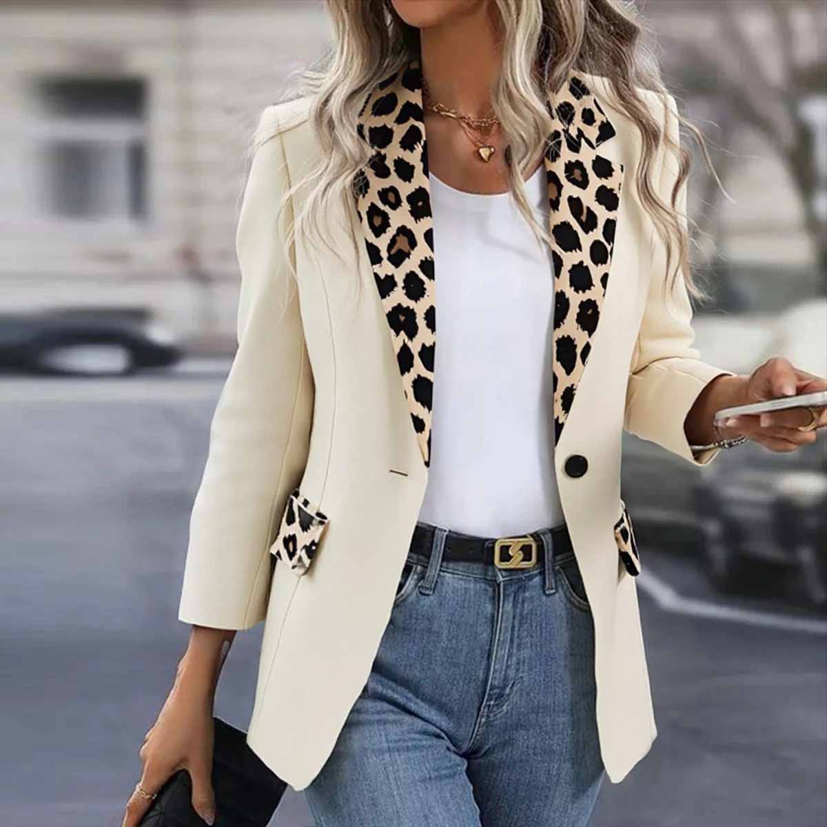 Stylischer Leoparden-Blazer für Herbsts-Fashion-Fieber - Bequem & Trendy