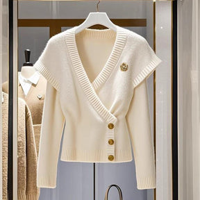 Kuscheliger Cozy White V-Neck Sweater - Perfekt für den Herbst