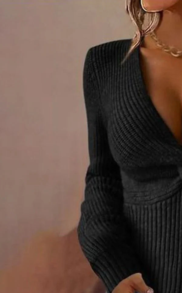 Stilvoller Schwarzer V-Ausschnitt Pullover - Herbstliches Must-Have für Modebewusste