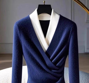 Blue V-Neck Sweater - Ihr stylischer Begleiter für gemütliche Herbstabende